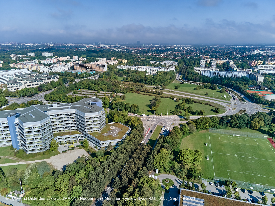 19.09.2021 - Rentenversicherung - SVN-Sportanlage, Sportanlage Perlach-Ost - Mittelschule Gerhard-Hauptmann-Ring in Neuperlach 